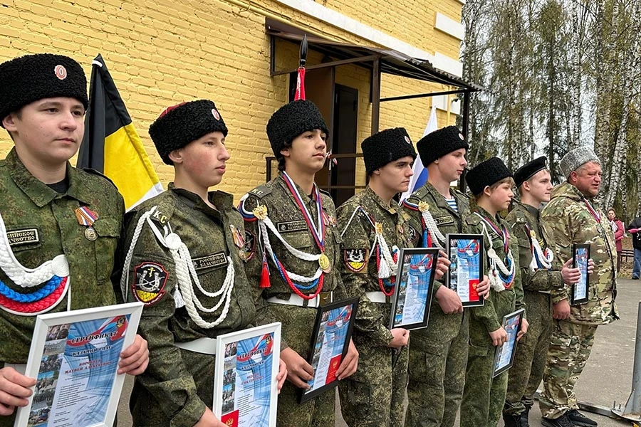 В Камешкове соревновались по рубке шашками