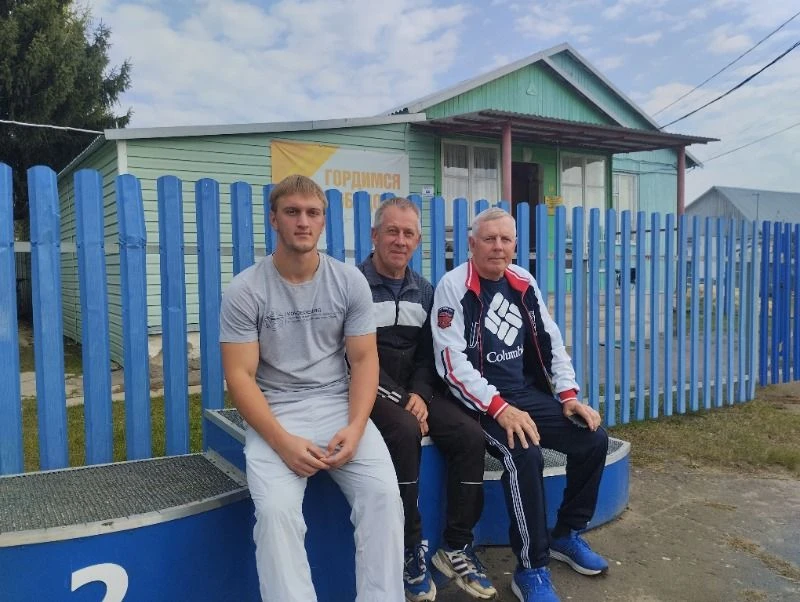 🏆 В советское время была популярной песня о тренерах, в которой есть такие слова: «Да ...