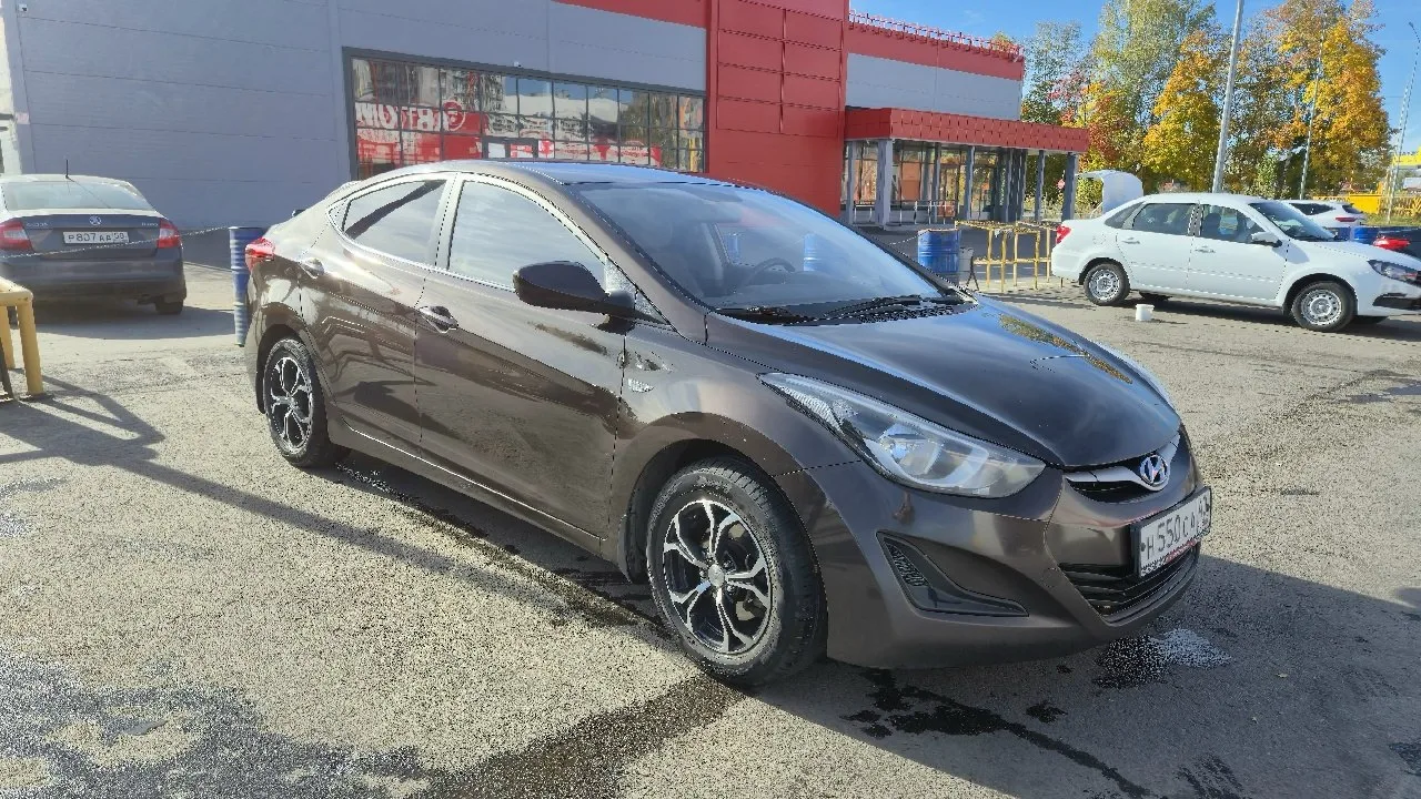 Продаю Hyundai Elantra 1.6 MT