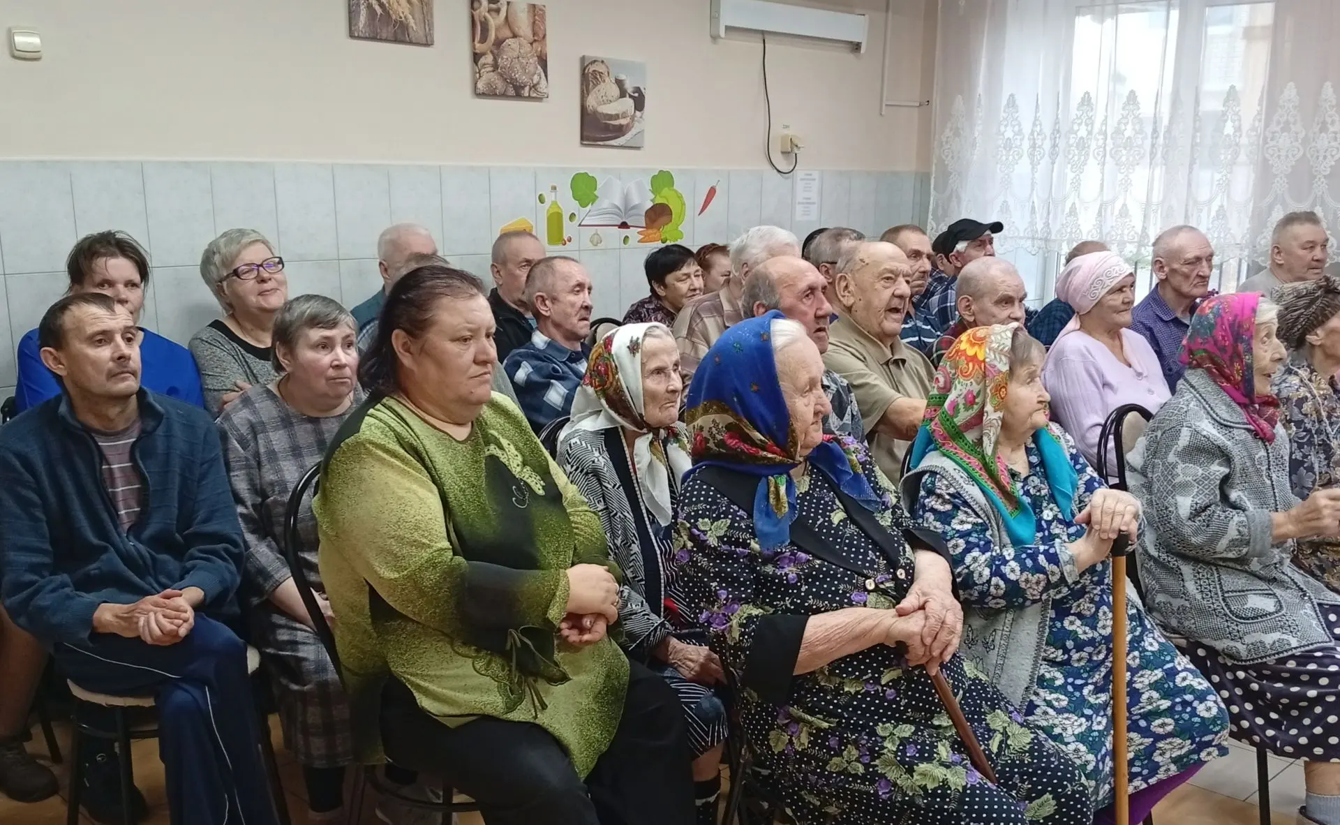 🎼"Нить добра": как встреча поколений объединила детей и пожилых людей.