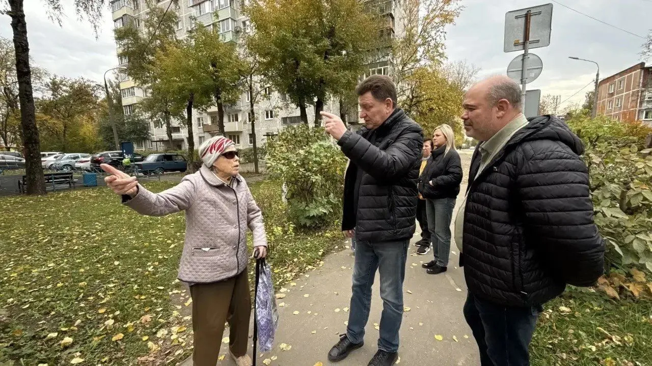 💼 Столбов провёл еженедельный обход вместе с депутатами округа и представителями управ...