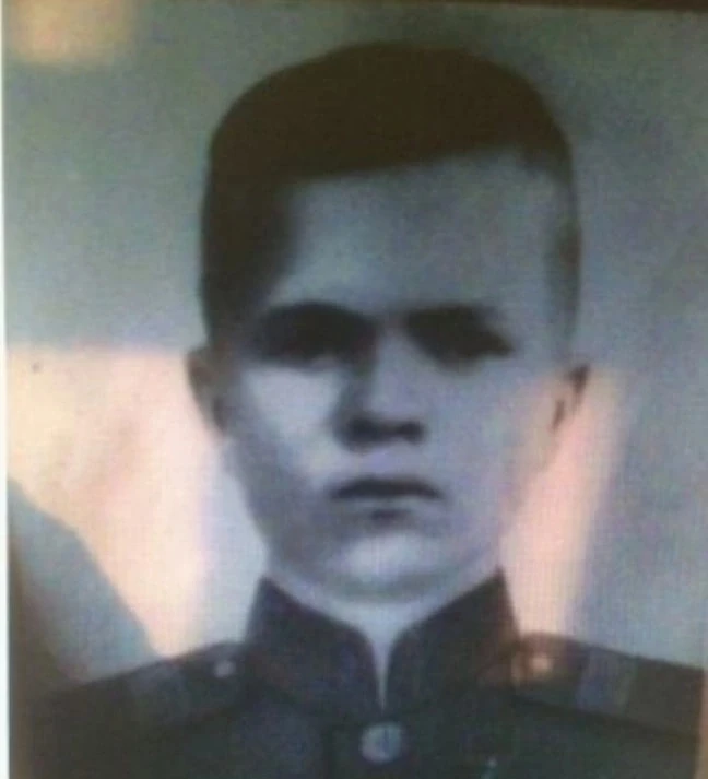 16 сентября 1943 года пал смертью храбрых командир орудия отдельного истребительно- про...