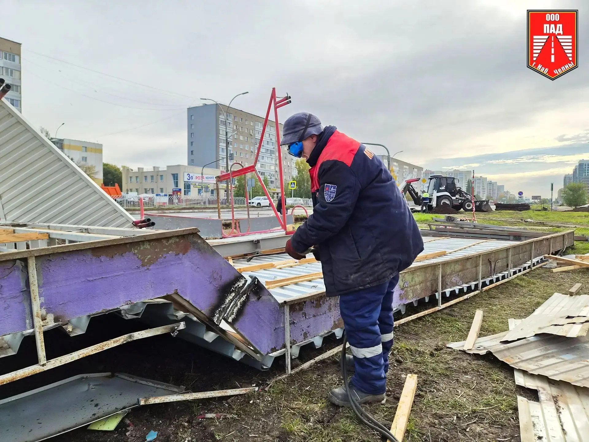 В Челнах меняют старые остановки на новые