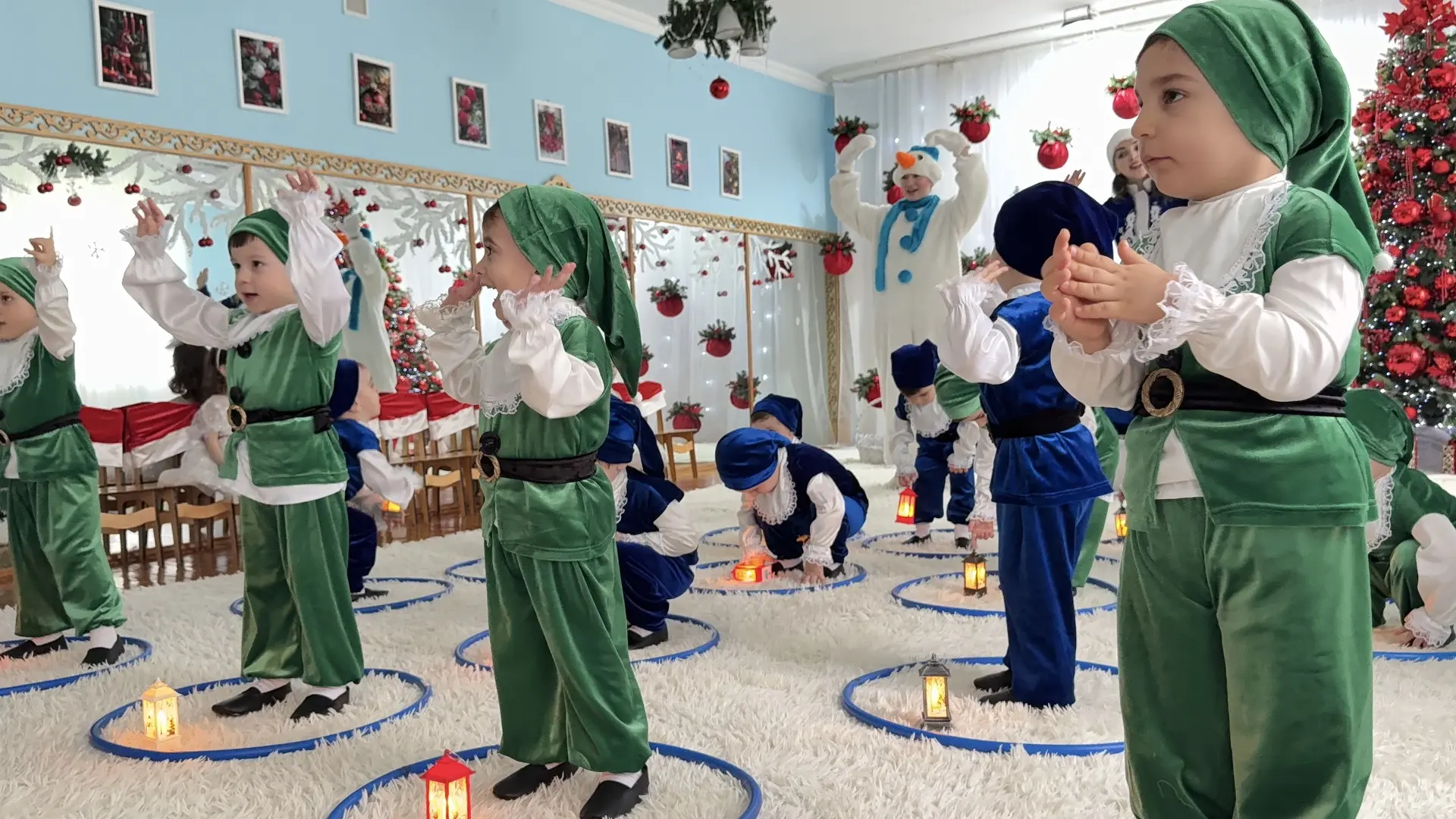 🎅✨ Новогодний утренник в группе «Носики‑курносики»! ✨🎅