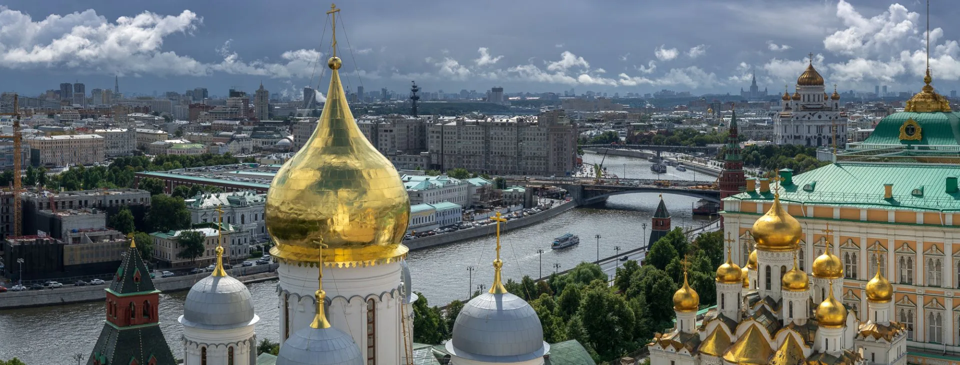 Кто никогда не был на вершине Ивана Великого, кому никогда не случалось окинуть одним в...