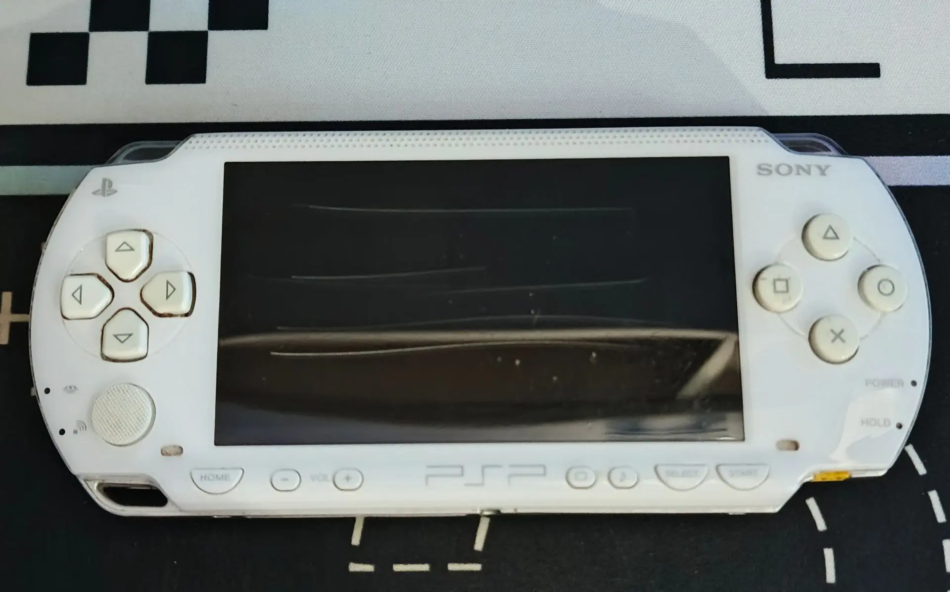 Продам игровую приставку PSP-1008 Б/У