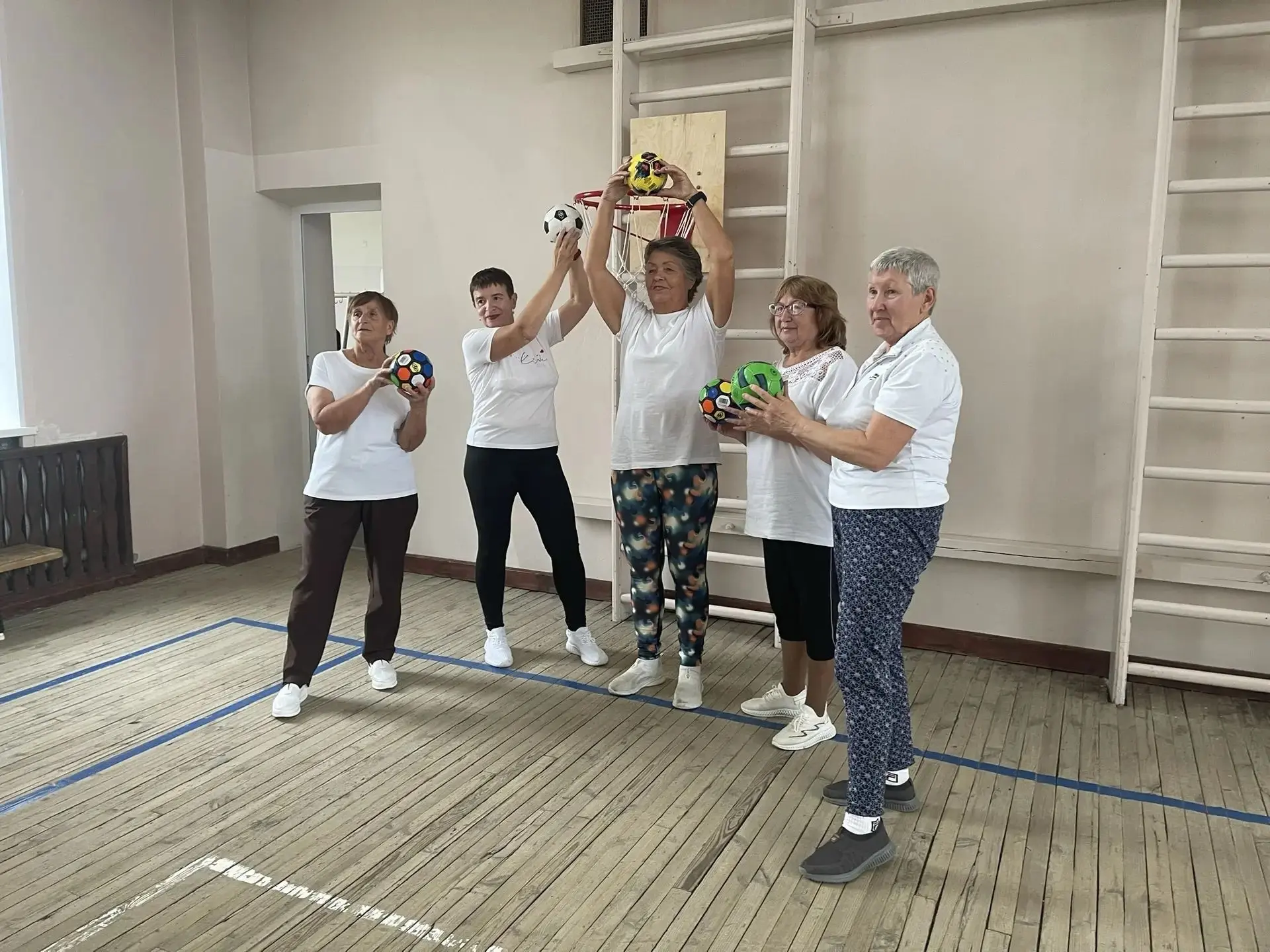 14 октября в Доме спорта по инициативе МАУ «Карпинский спортивно-оздоровительный компле...