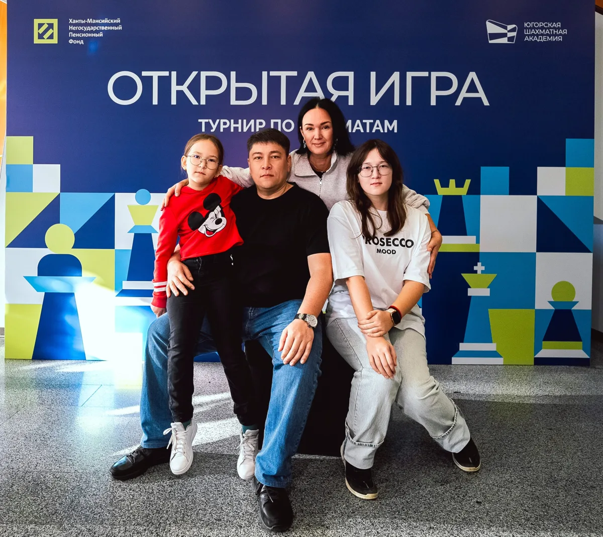 Сначала шахматами увлеклись дети. А потом мама стала призёром турнира.