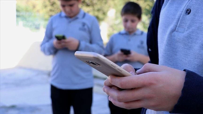 📱 Турция запретит детям младше 15 лет использовать соцсети