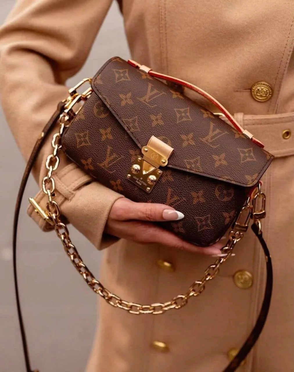 Сумки Louis Vuitton — от культовой Neverfull до трендовых Side Trunk и Loop 👜
