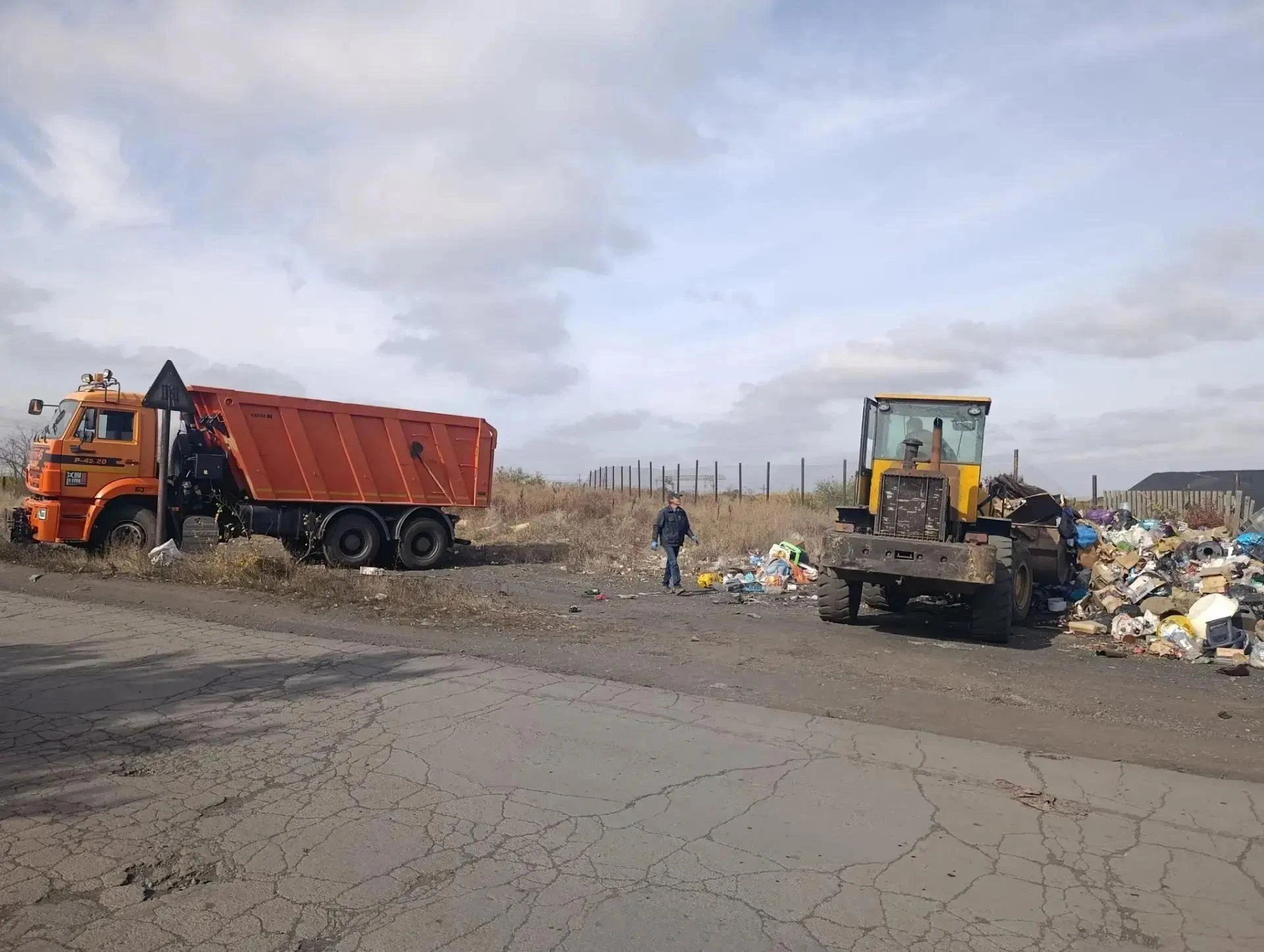 В Ровеньках продолжается благоустройство территорий