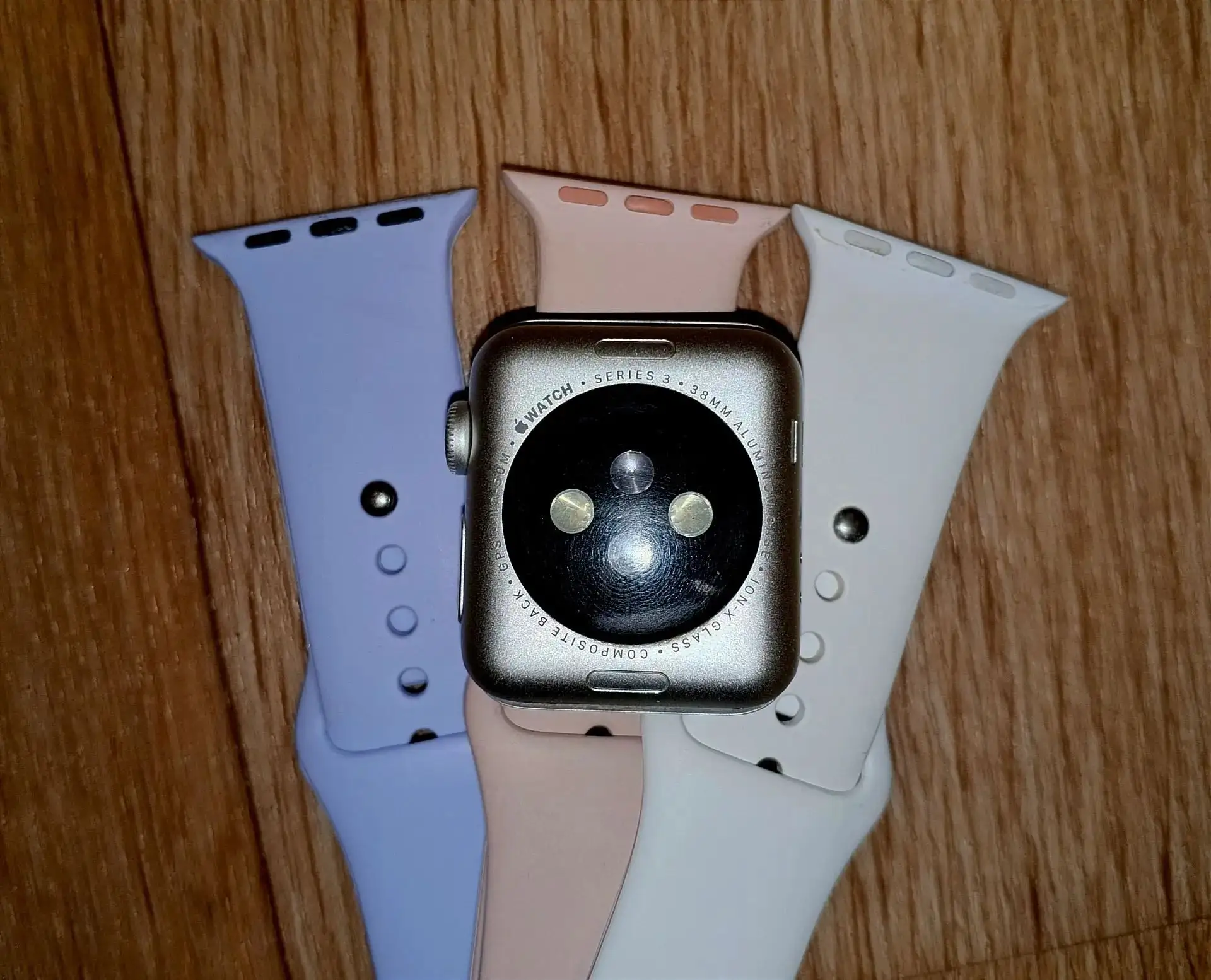 Продам apple watch series 3 38 mm
