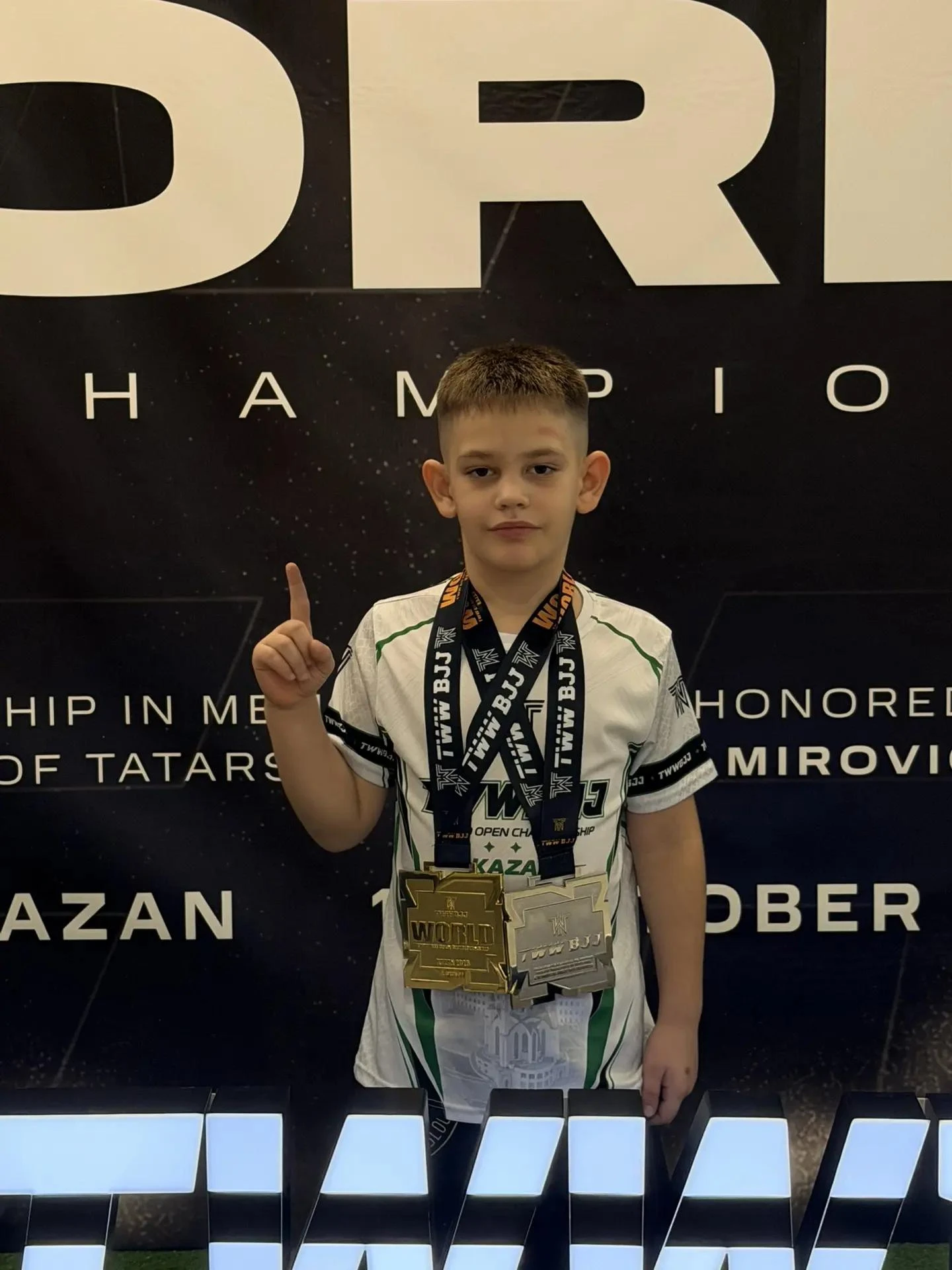 7-летний  Тамирлан Устерханов покорил мир: волгодонец завоевал золото и серебро Первенс...