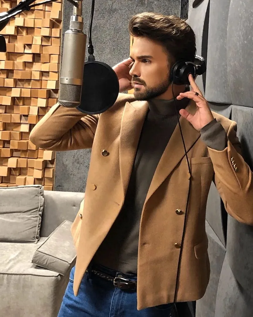 Прекрасного питерского вечера! 🌙✨️🎤