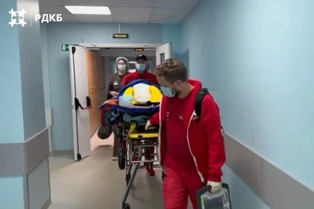 Пострадавший от медведя подросток из Алтайского края госпитализирован в московскую РДКБ