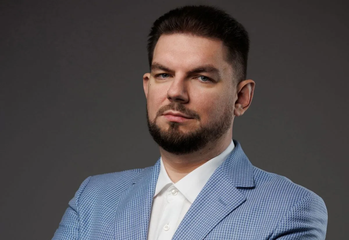 Орловский отельер рассказал, почему не позволяет сотрудникам обращаться к себе на "вы"