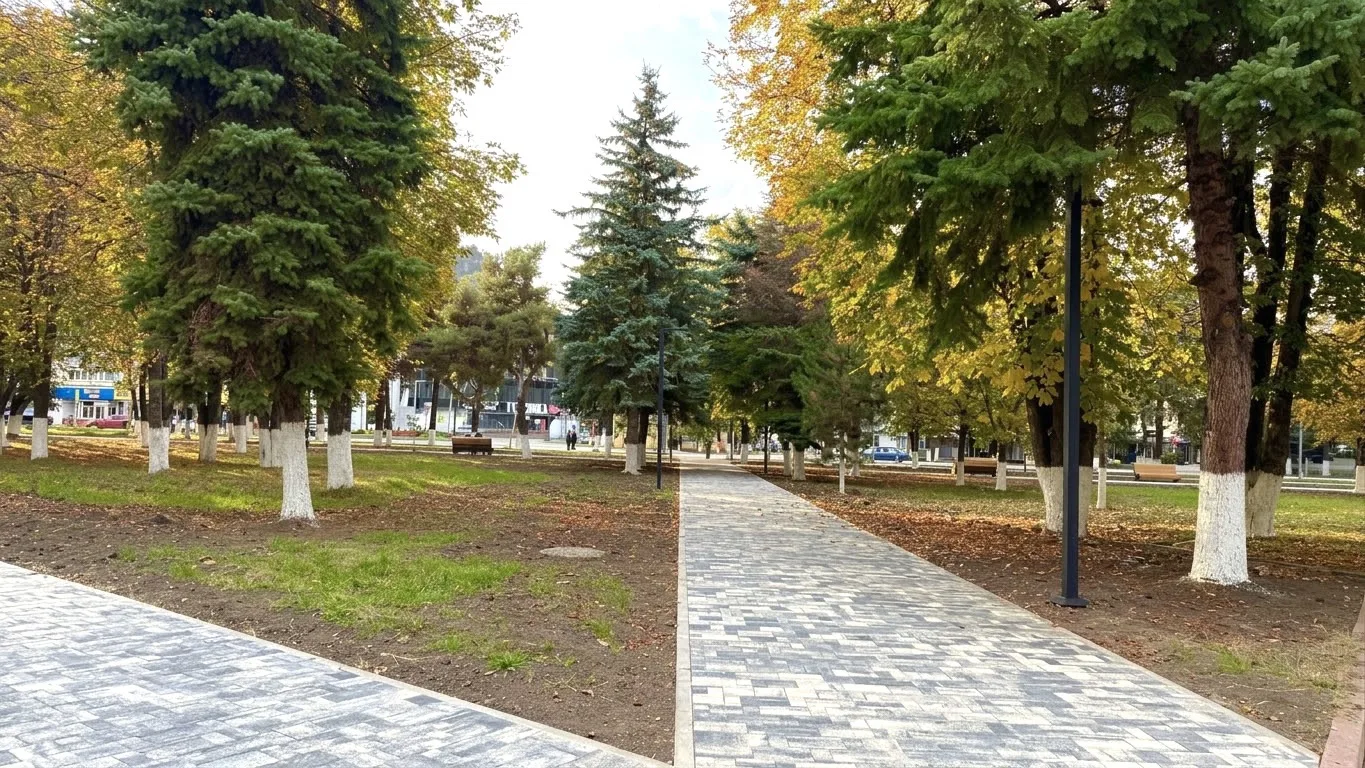 Благоустройство Центрального парка в Карачаевске выходит на завершающую стадию
