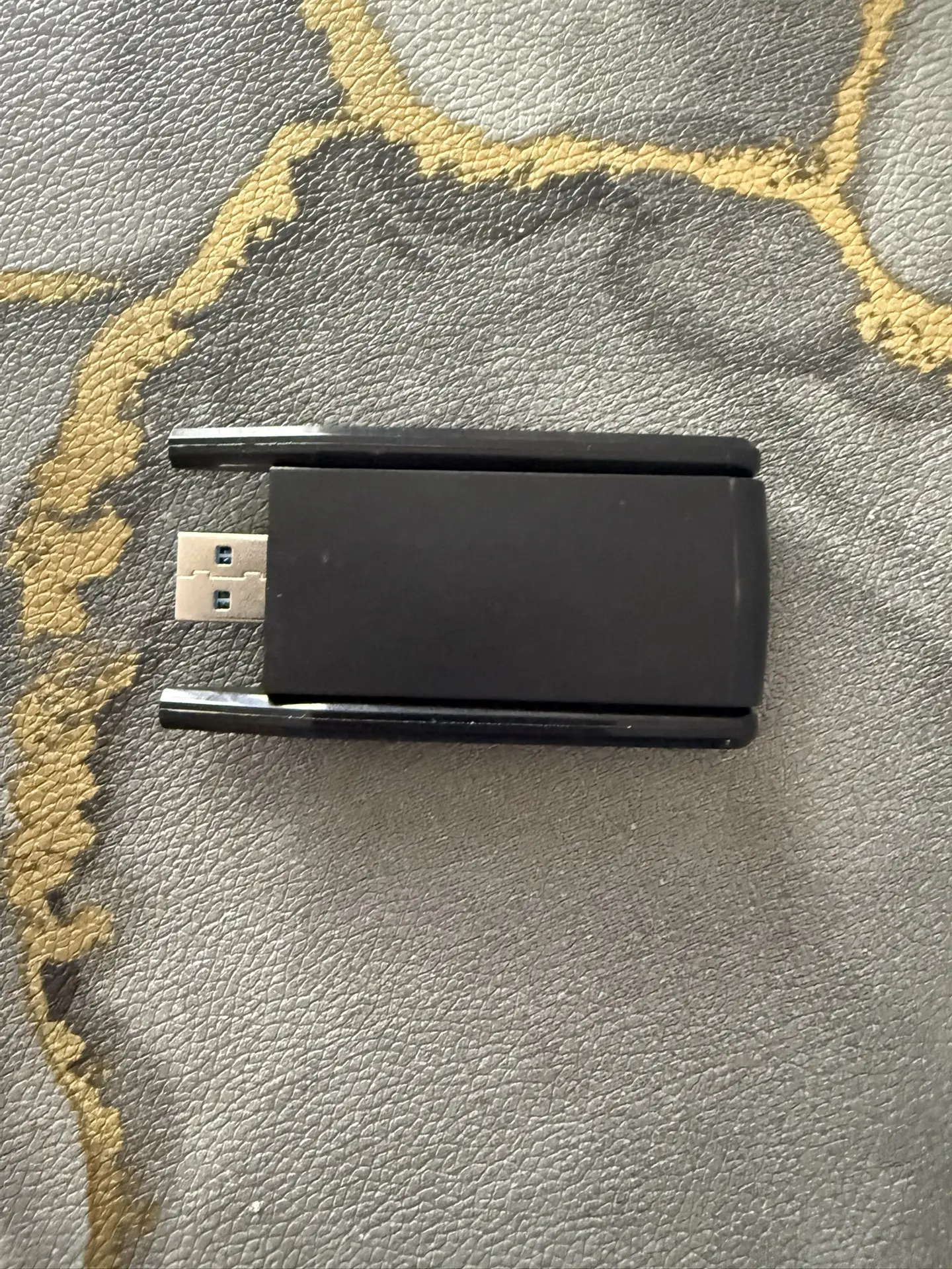 USB адаптер новый, писать в личку или звонить 89933260634