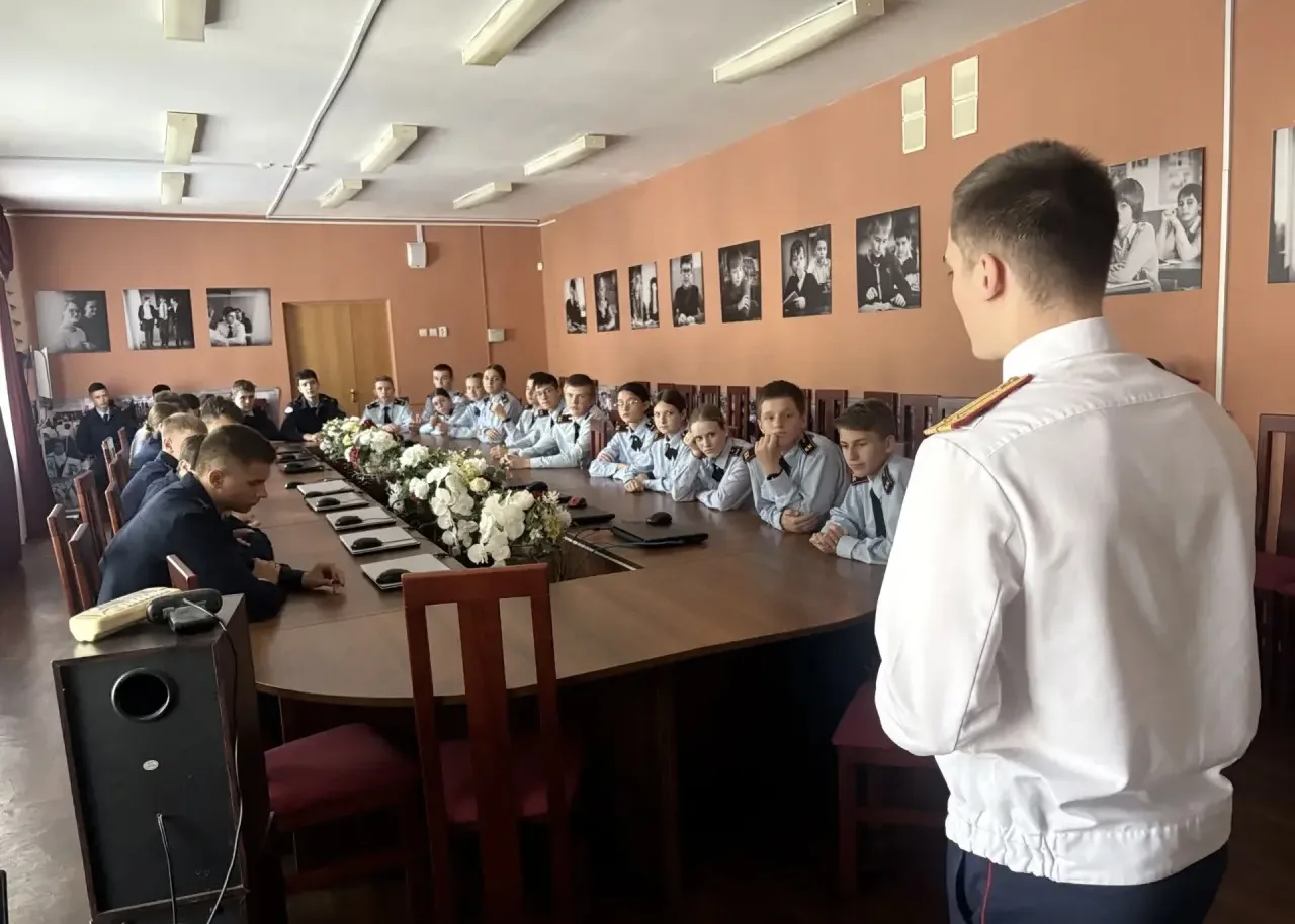 На Ставрополье сотрудники СК России продолжают цикл профилактических бесед в образовате...