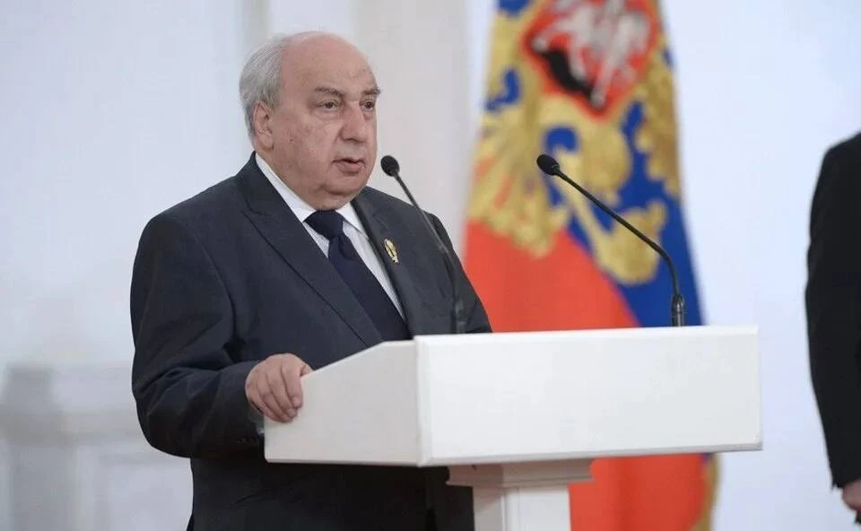🎉 РГГУ поздравляет с днём рождения Александра Чубарьяна