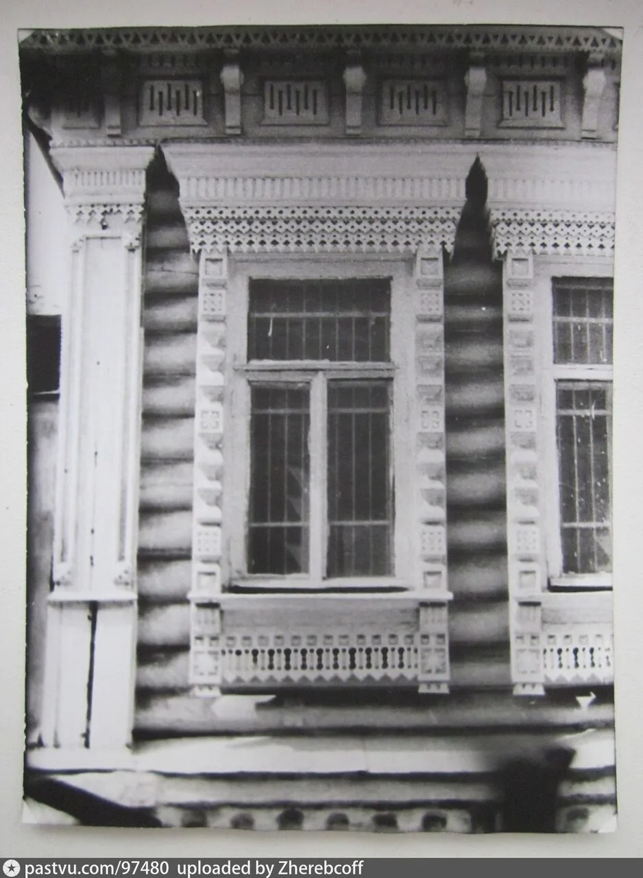 Буженинова, 15. Наличник