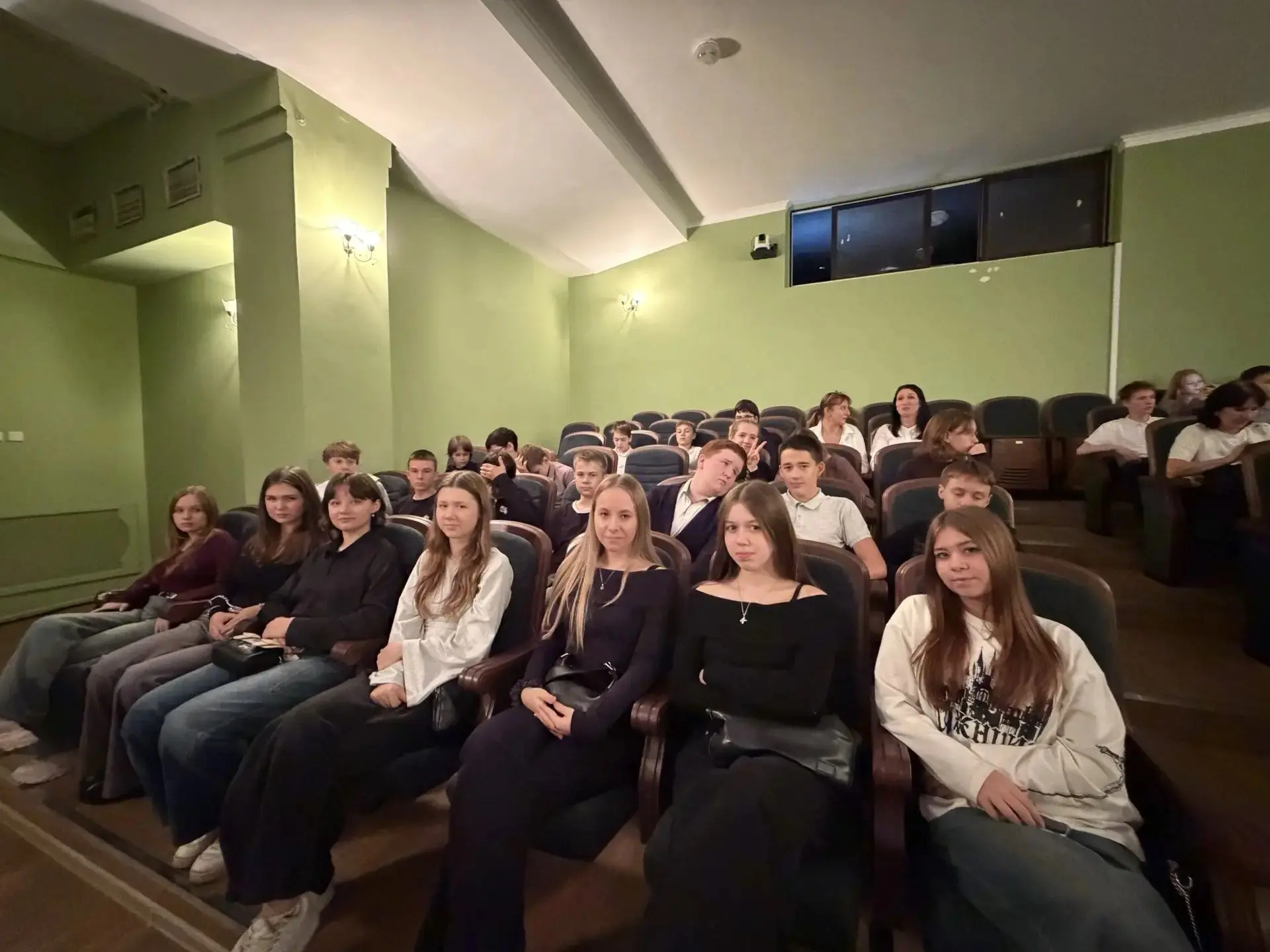 🎭 Классика, которая жива: наш вечер в театре «Камерная сцена»