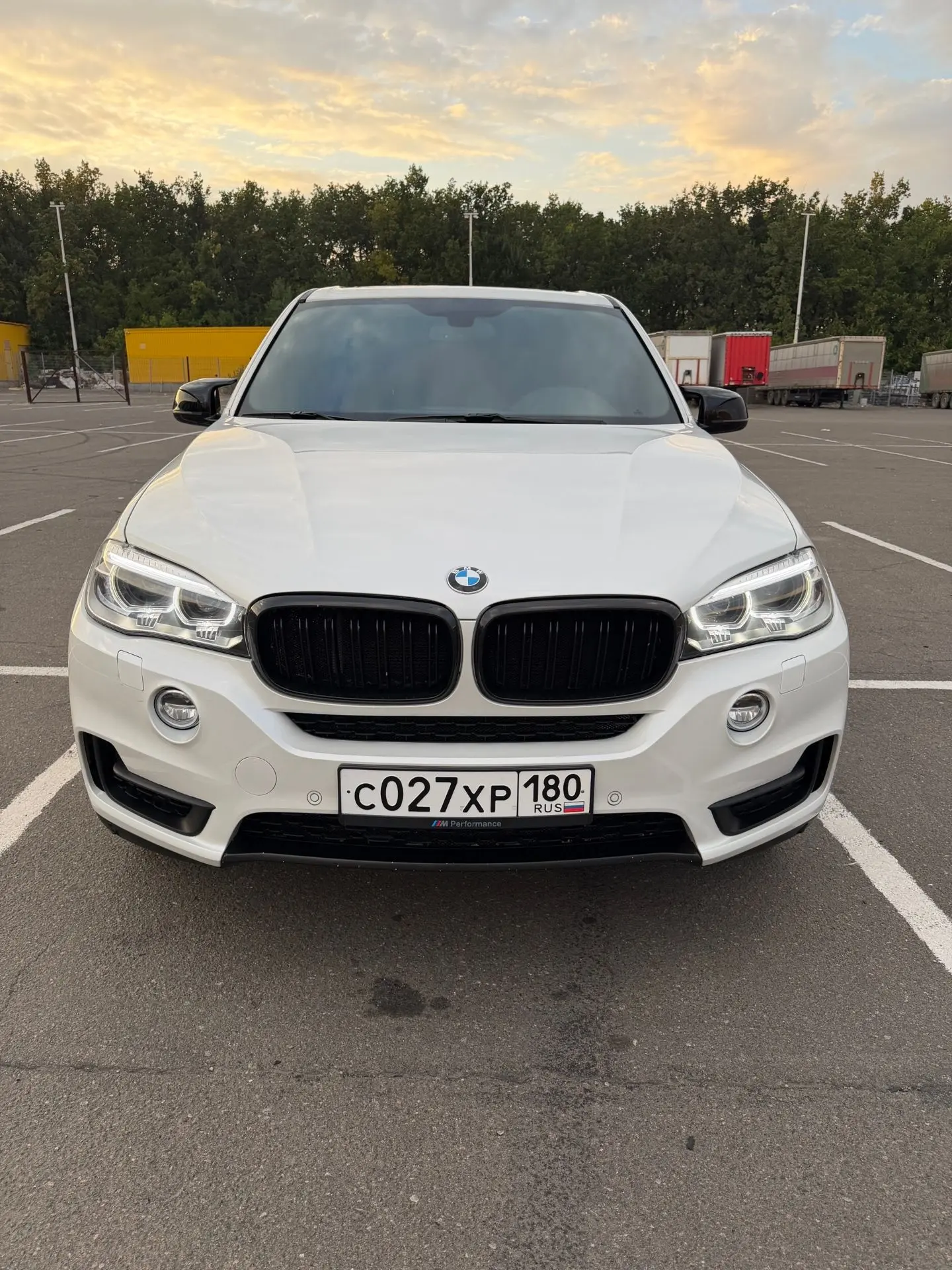 Продам BMW X5 F15 4.4, пробег 132 км (родной).