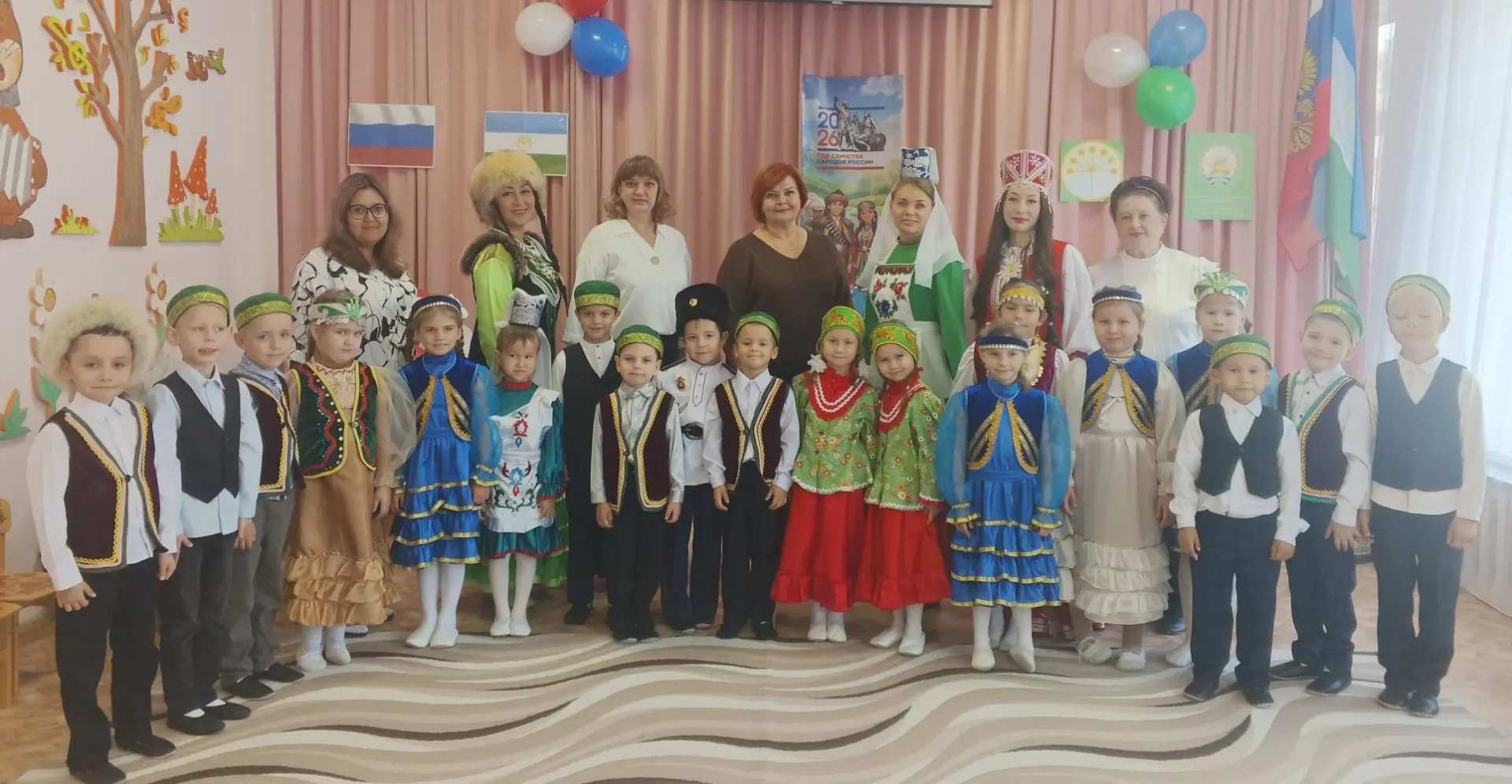 Здесь курай поёт над полем,