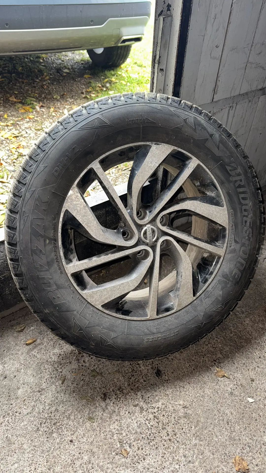 Колеса зимние липучка r17 Bridgestone. В хорошем состоянии, сочли на Ниссан хтрэйл Т32