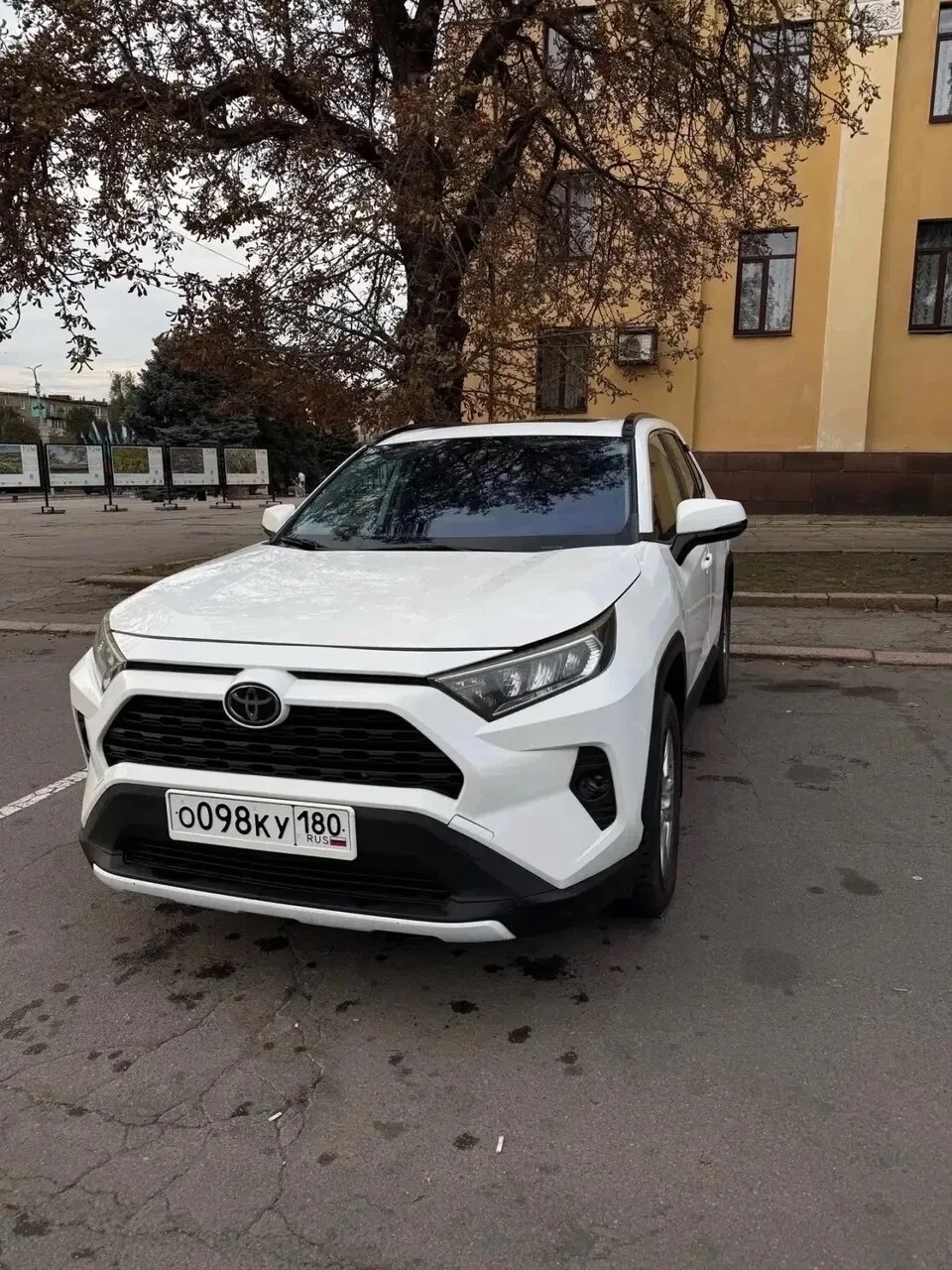 Продам Toyota RAV4 XLE AWD, 2020, 2.5 бензин, АКПП, 205 л.с., 77 тыс. км, б/у, Макеевка...