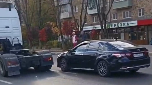 Заблокированы две полосы из-за ДТП на проспекте Ленина возле Трёх штыков в Туле