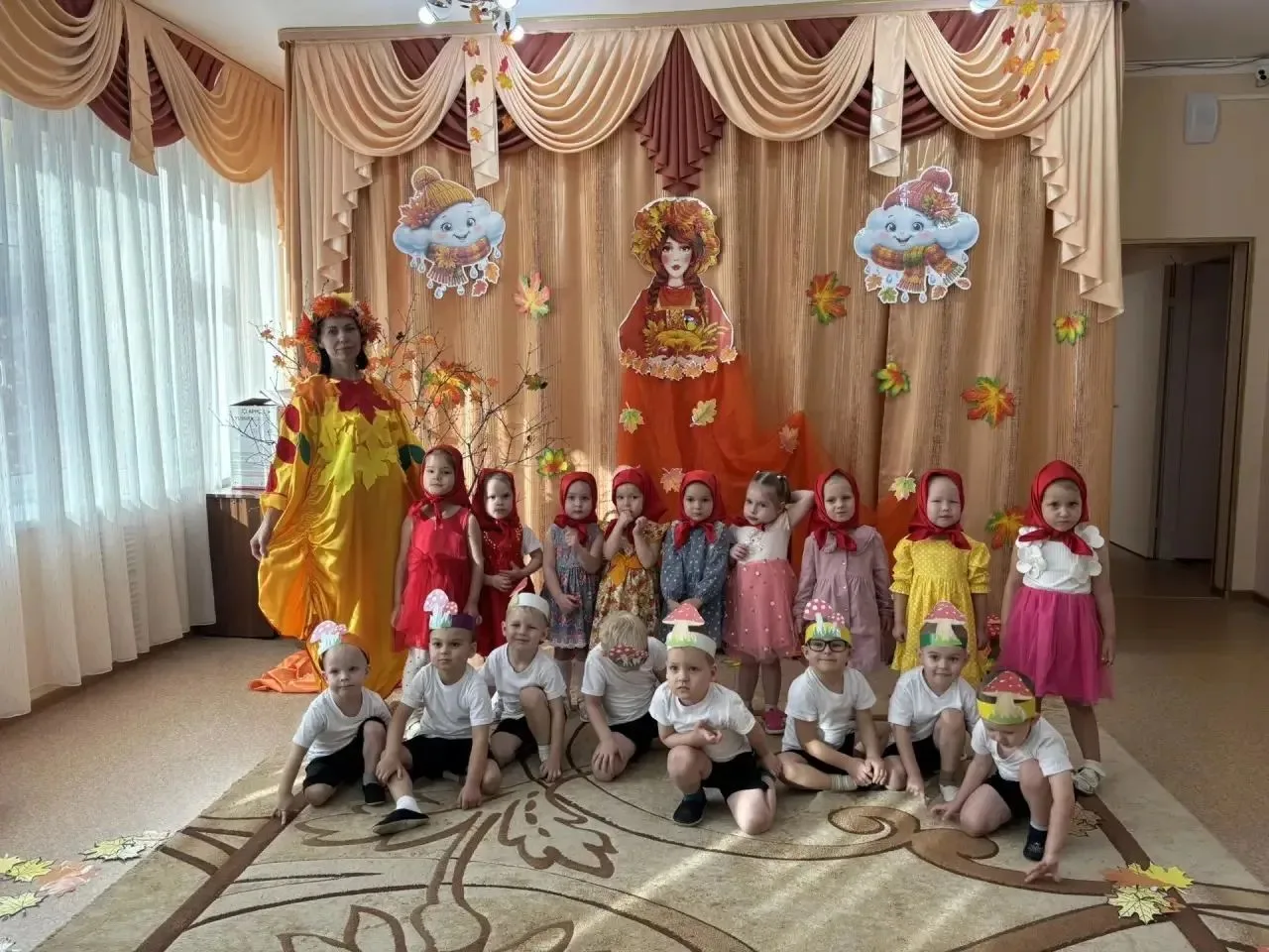 🍁🍂Сегодня Осень постучалась прямо в двери второй младшей группы — и тут же всё закруж...