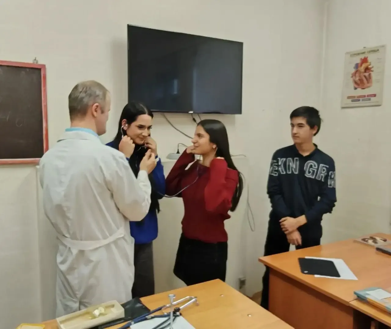 Зачем врач хочет узнать, чем болеет ваш дедушка?