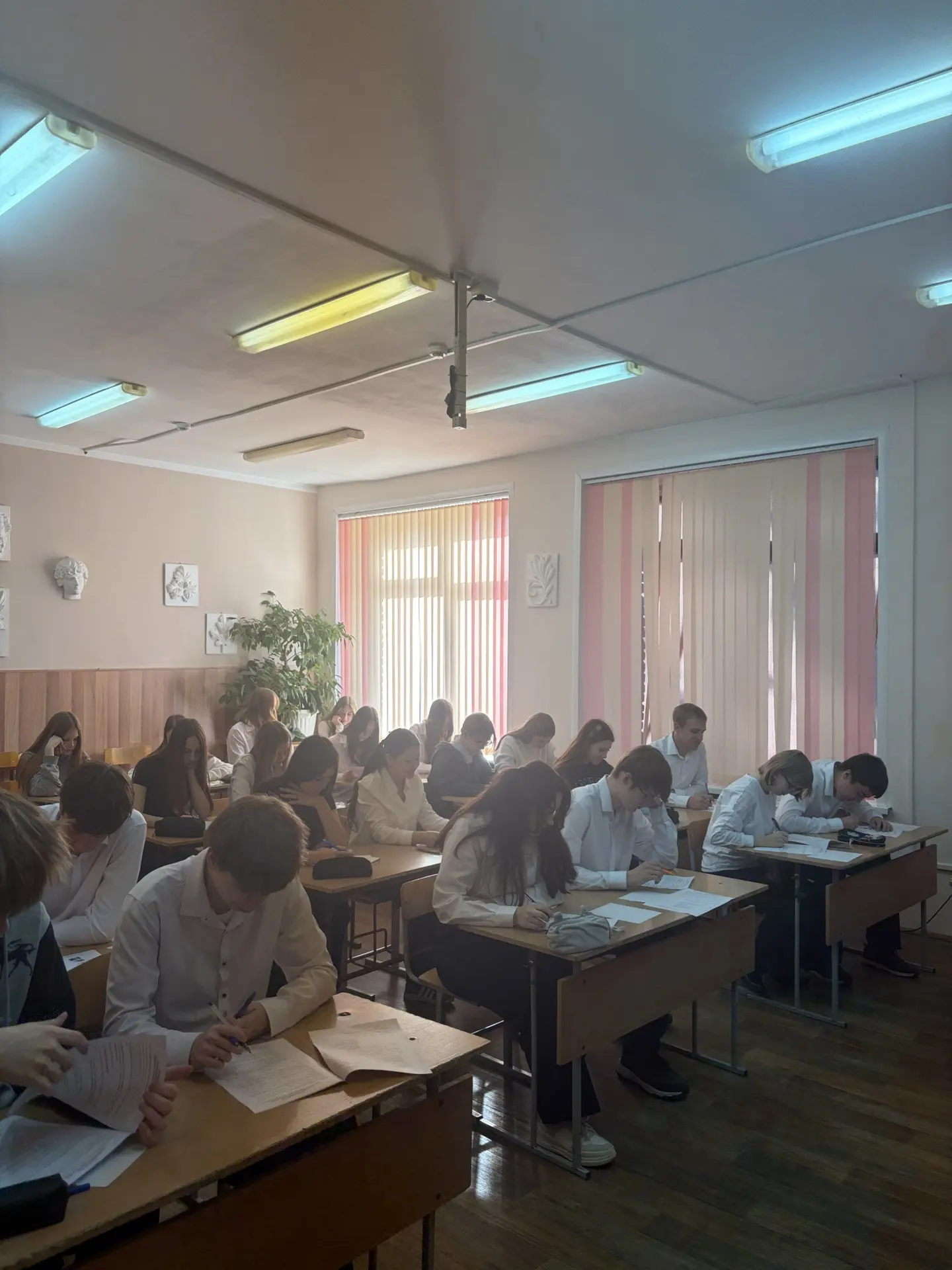 Каждую пятницу мы подводим итоги участия в школьных предметных олимпиадах и поздравляем...