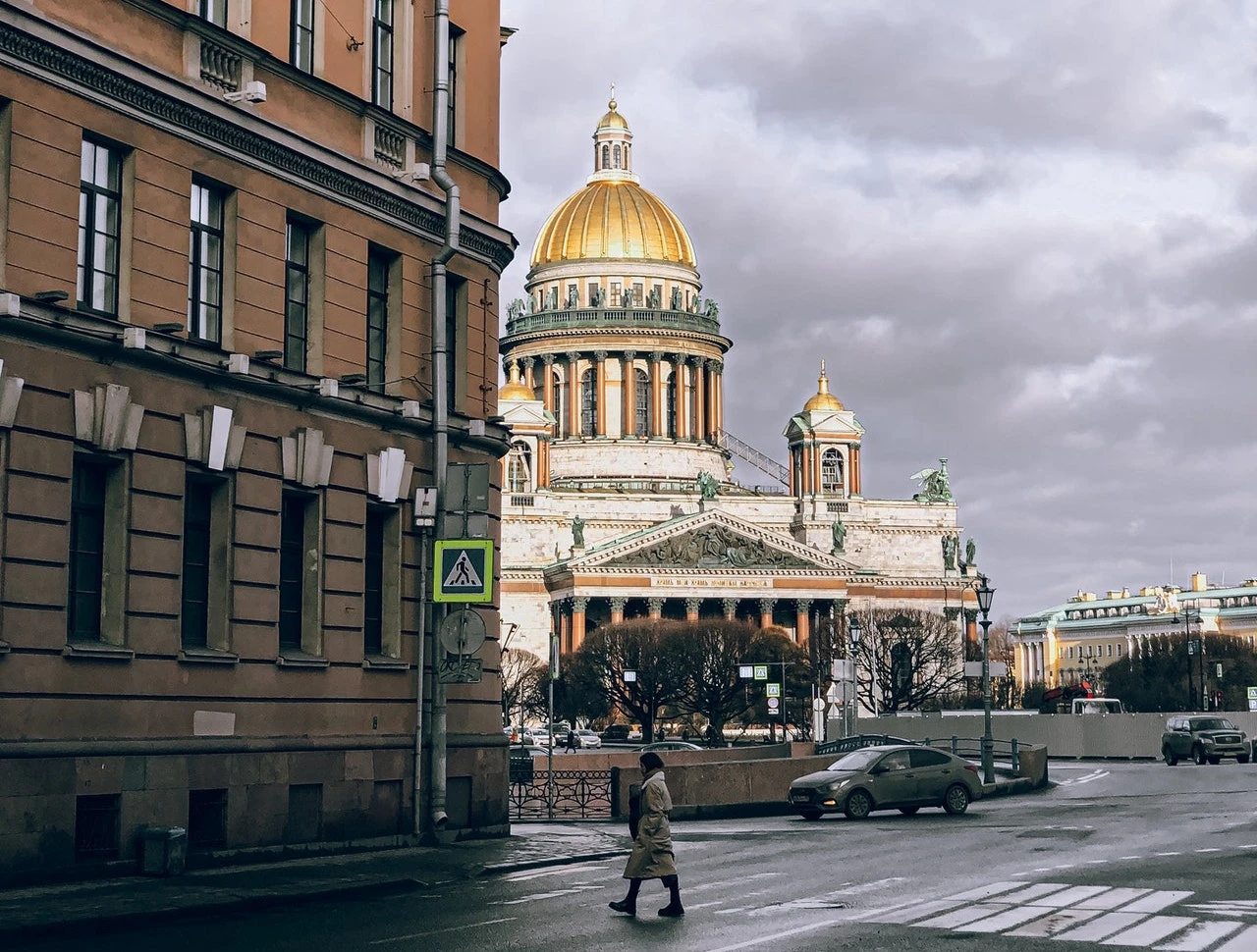 Не просто слушать гида: в Петербурге предлагают экскурсии с сюжетом, играми и заданиями
