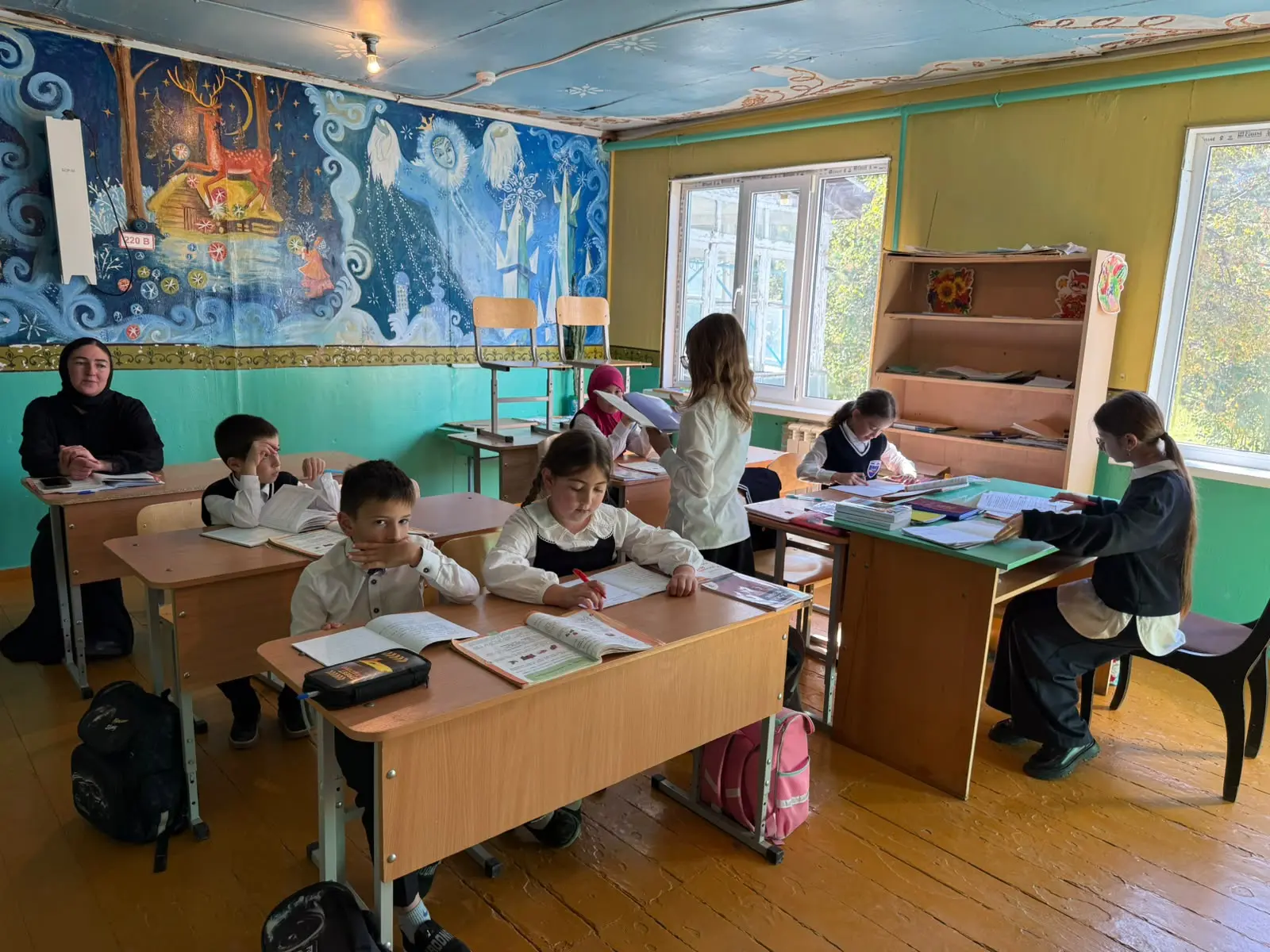 🎓 **ДЕНЬ САМОУПРАВЛЕНИЯ В ШКОЛЕ** 📚✨