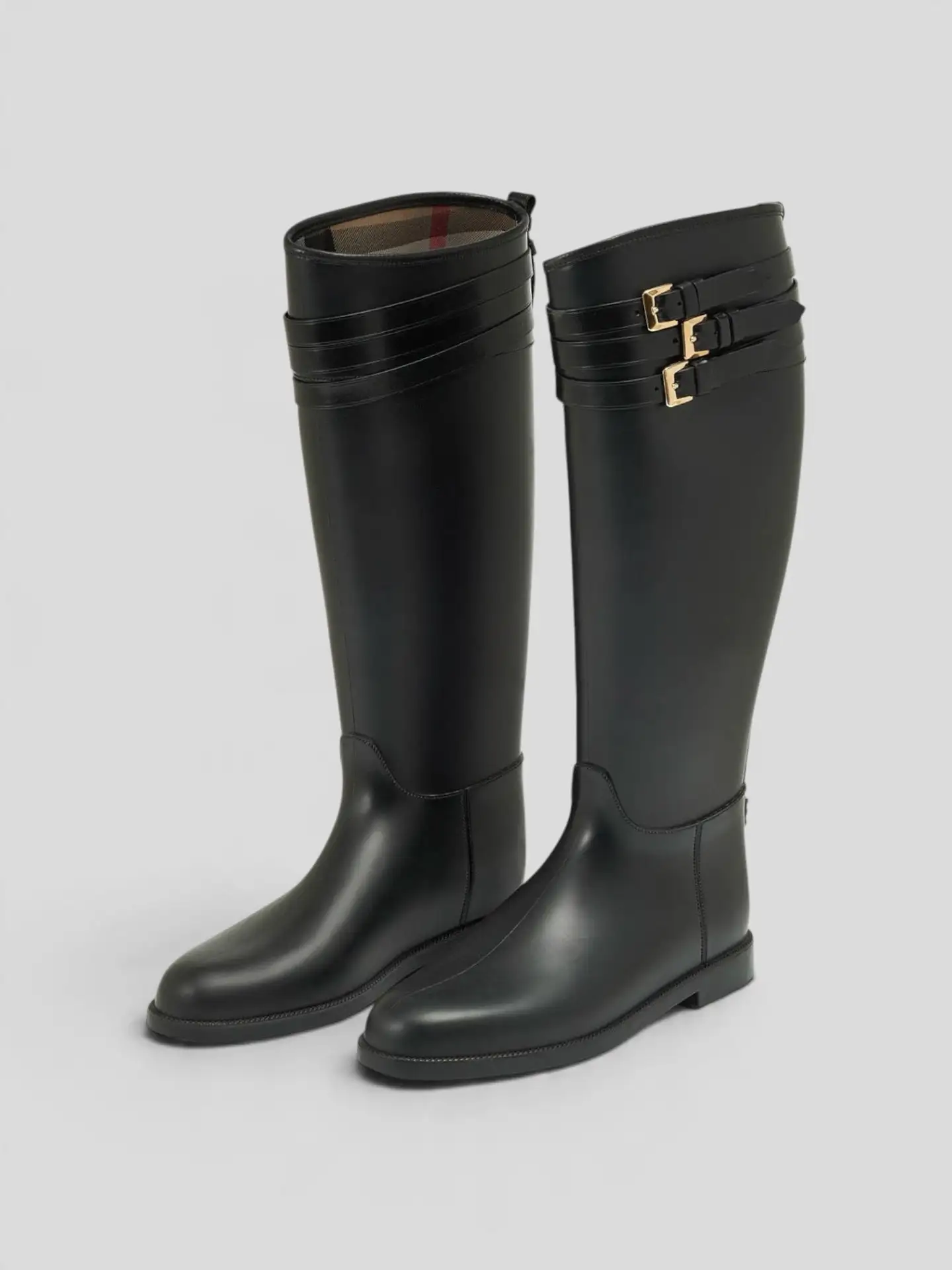Резиновые сапоги Burberry в отличном состоянии, маркировка 39 (маломерки, 25 см).