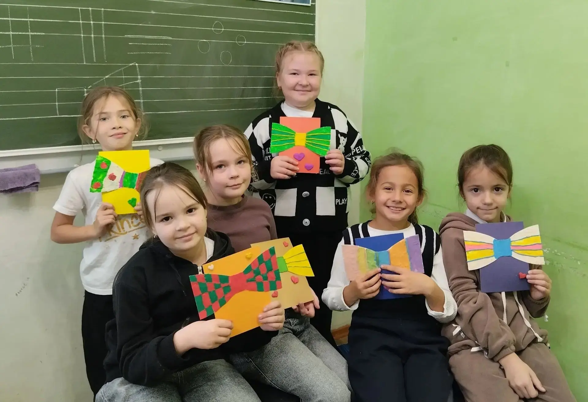 ✨ В преддверии праздника «День отца» в нашей школе искусств 🏫 состоялся творческий мас...