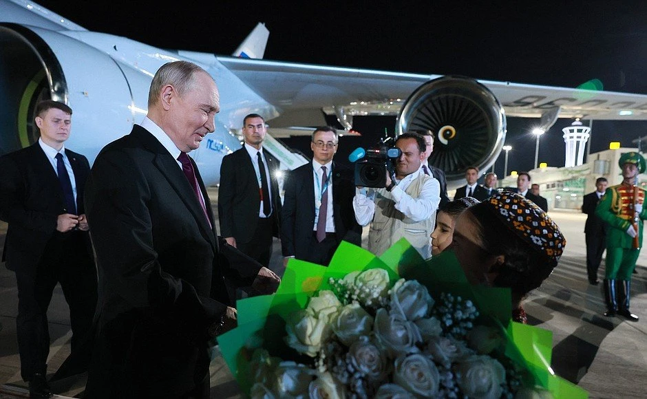 Приезд Путина в Туркменистан: встреча президентов Азербайджана, России и Ирана