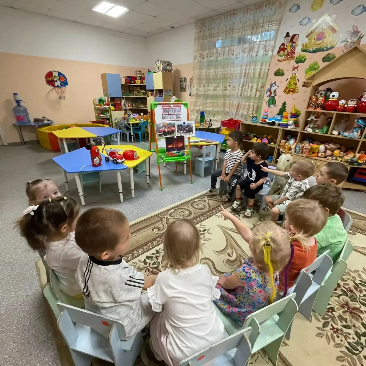 Беседа:«Пожарная безопасность ».Цель: познакомить детей с основами пожарной безопасност...