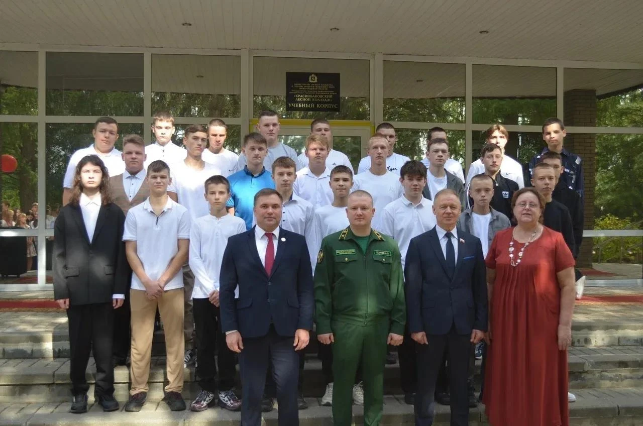 🎓 Октябрь подарил нам сразу два важных праздника – День среднего профессионального обр...