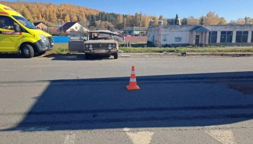 🛑 В Кочкурове пожилой водитель "шестерки" не пропустил самосвал и едва не погиб под ко...