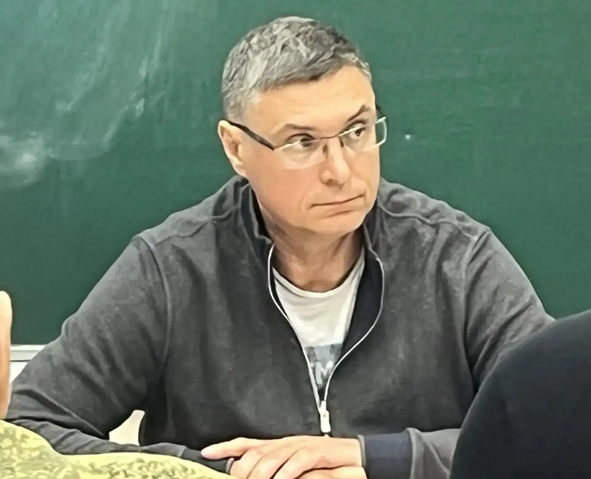 🌃💥🛸Атака БПЛА во Владимире: повреждены остекления квартир и один автомобиль