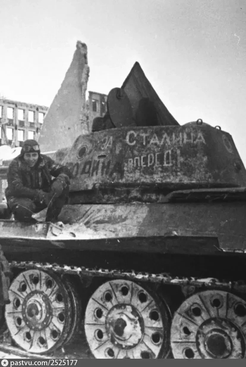🎞 Т-34 НА УЛИЦЕ ГОГОЛЯ