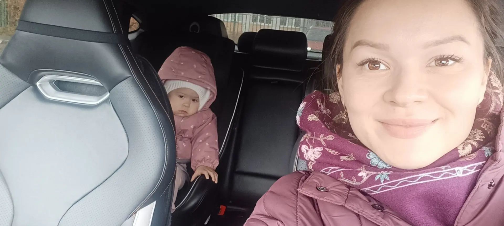 Приехали с моей крошечкой за Майей в школу. Она с начала недели у нас без Тихого часа. ...