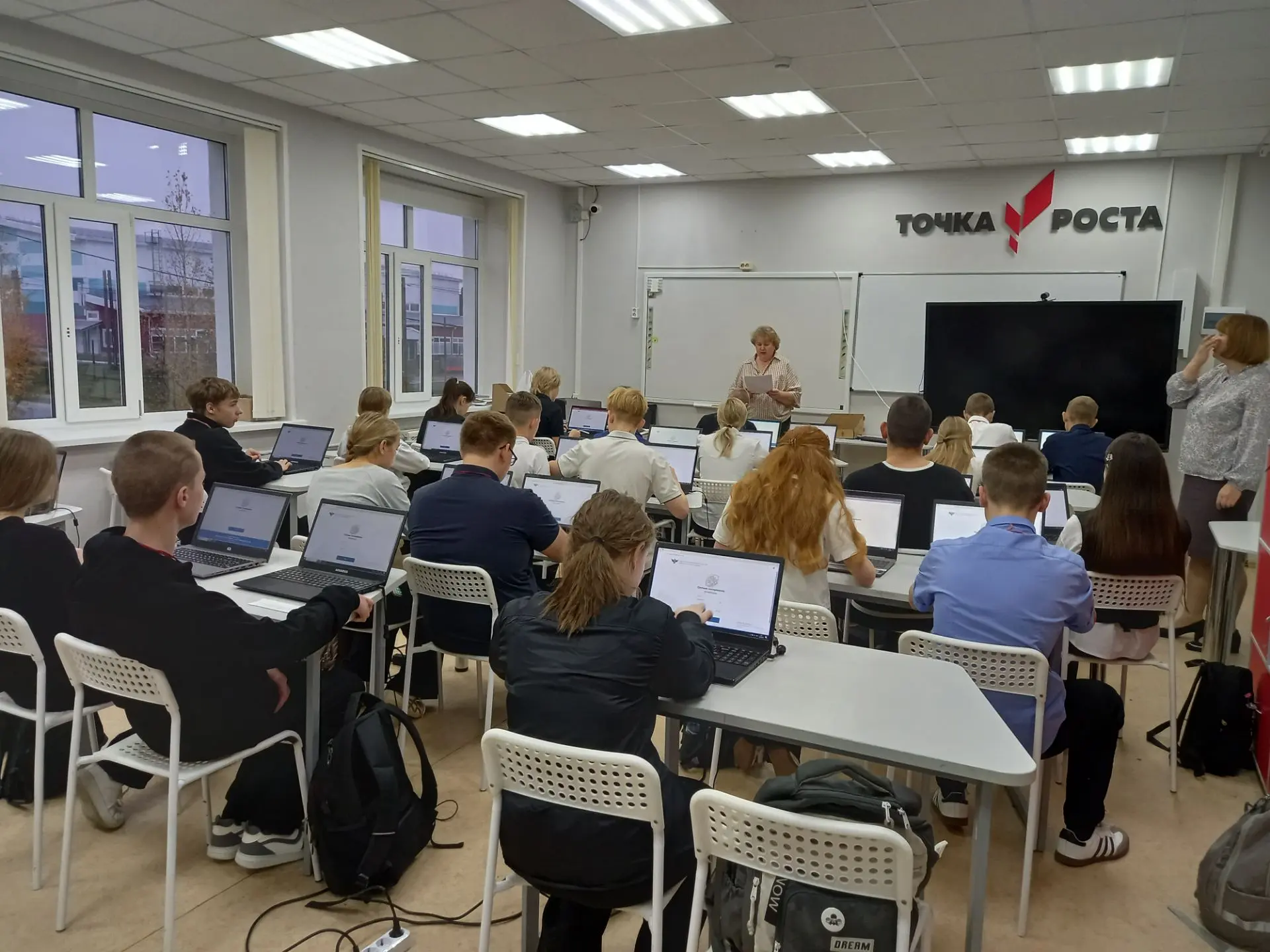 Сегодня  обучающиеся девятых классов  нашей школы  приняли  участие в национальных сопо...