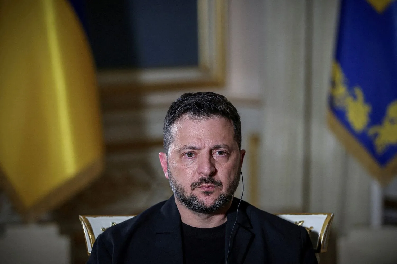 Зеленский попросил у Евросоюза дополнительное финансирование. Об этом пишет газета Poli...