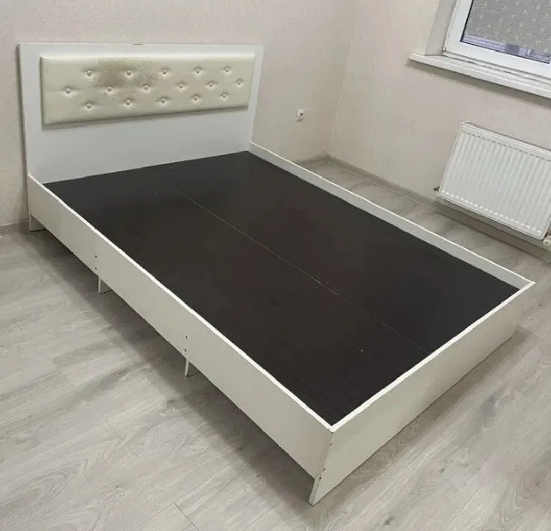 Кровать двуспальная 140×200 даром самовывоз