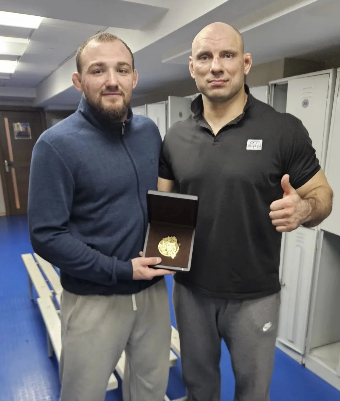 Абсолютно золотая молодежь или дружба крепкая не разрушится!