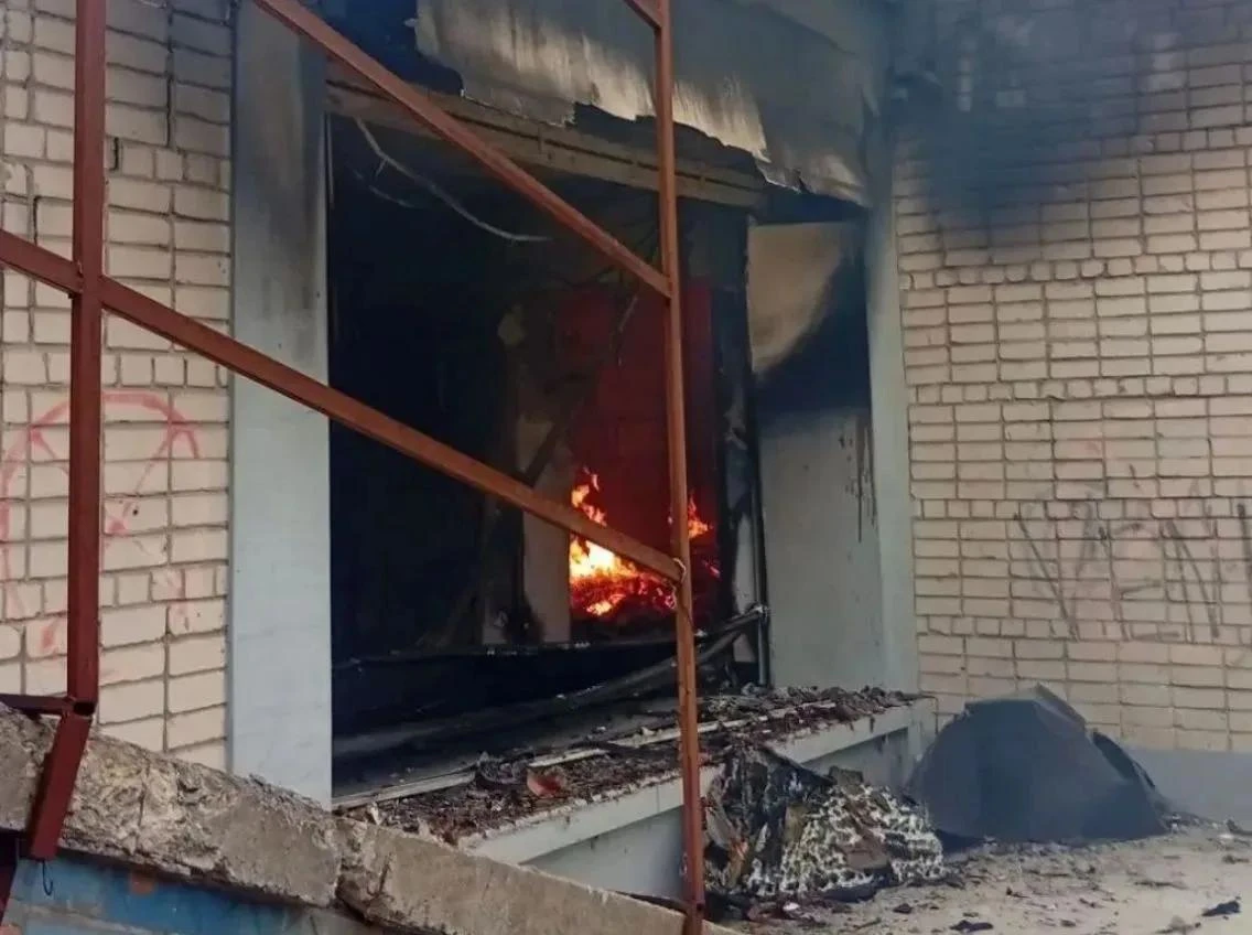 ВСУ продолжают выжигать магазины и гражданские объекты в Энергодаре